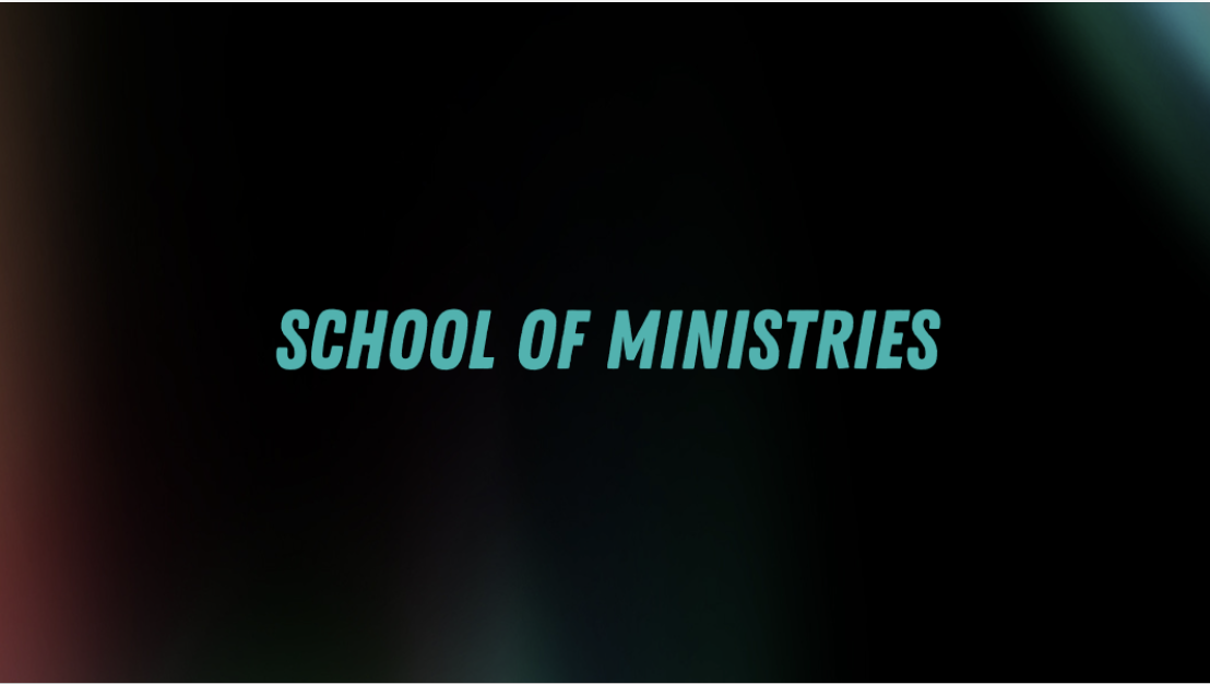 Text "School of Ministries" in hellblauer Schrift auf dunklem Hintergrund.