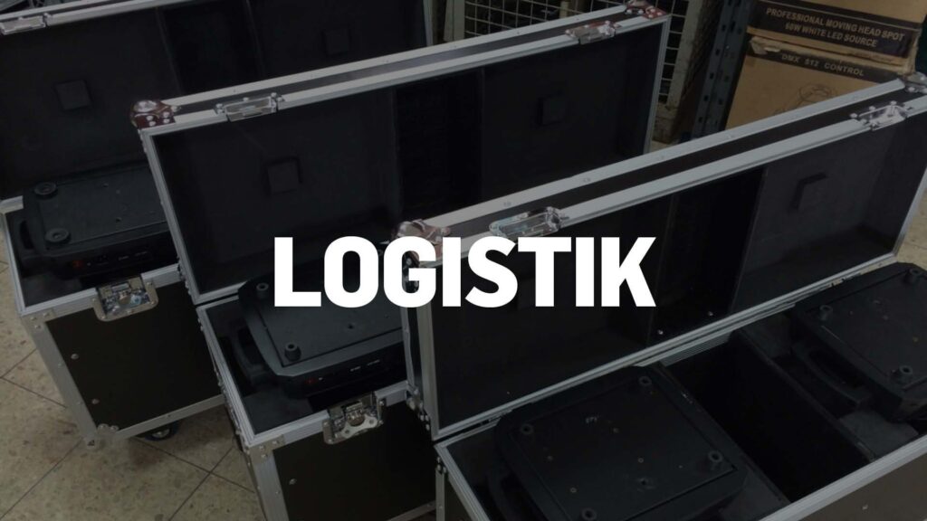 Mehrere robuste Transportkoffer für Logistik und Eventtechnik, ideal für sichere Lagerung und Transport von Ausrüstung bei ICF Rhein-Main.